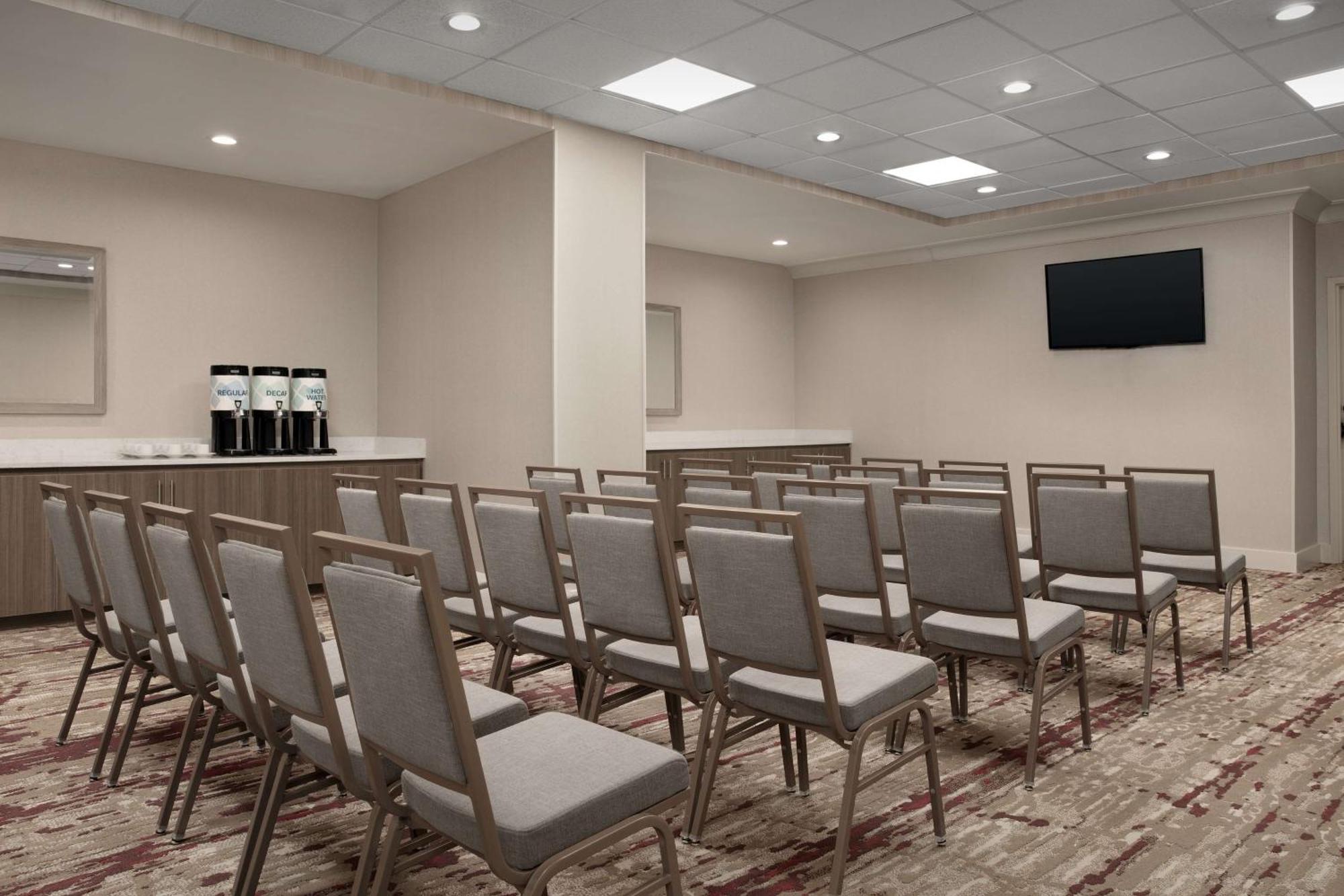 Hilton Garden Inn Philadelphia-Fort Washington Exterior foto